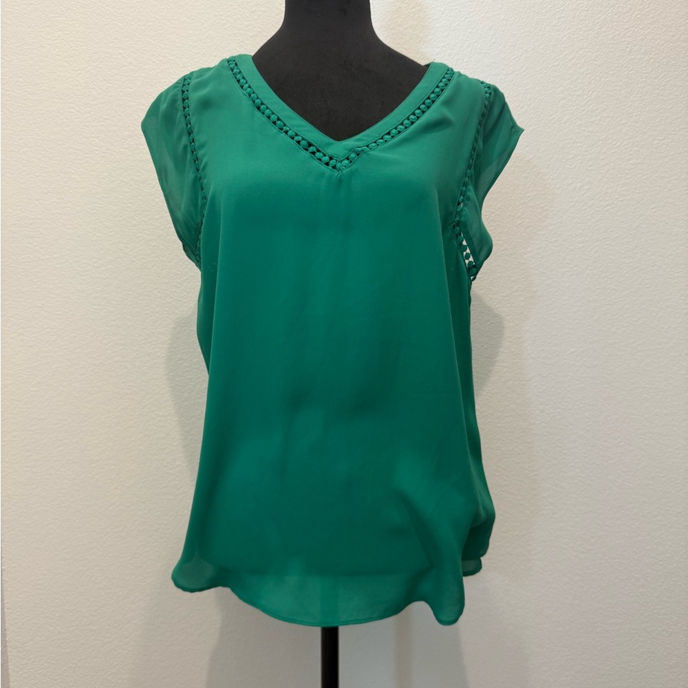 41 Hawthorn Green V-Neck Blouse – Size M